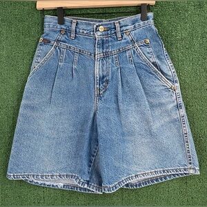 VTG 80’s Chic Pleated High Waisted Western Yoke Denim Shorts Women’s 25” Waist